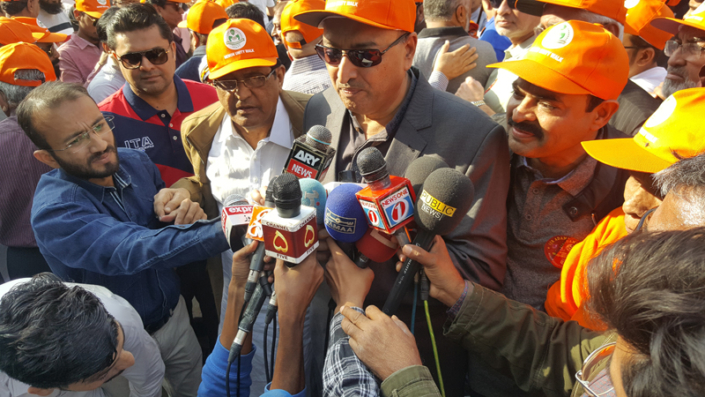 Hanif Motlani Talking to Media in Memon Federation "Memon Unity Walk"